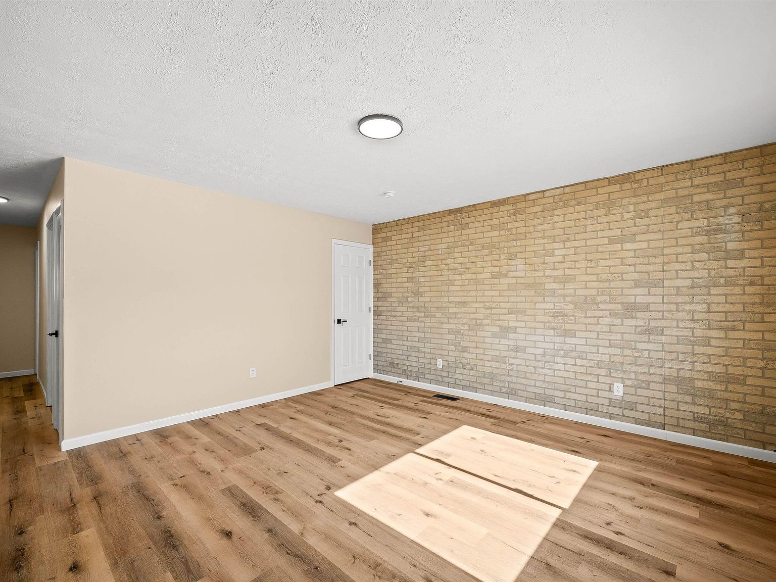 412 E La Salle Ave Mishawaka, IN 46545 - Thumbnail 5