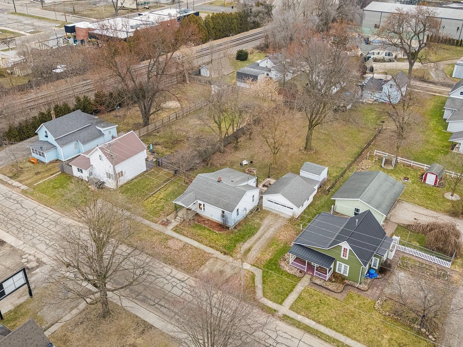 353 S Nappanee St Nappanee, IN 46550 - Thumbnail 5