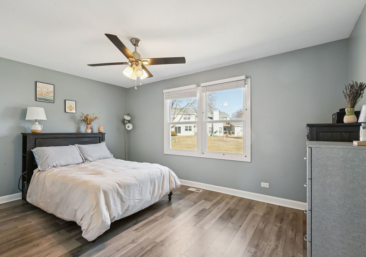 1063 Stonehedge Dr Schaumburg, IL 60194 - Thumbnail 5