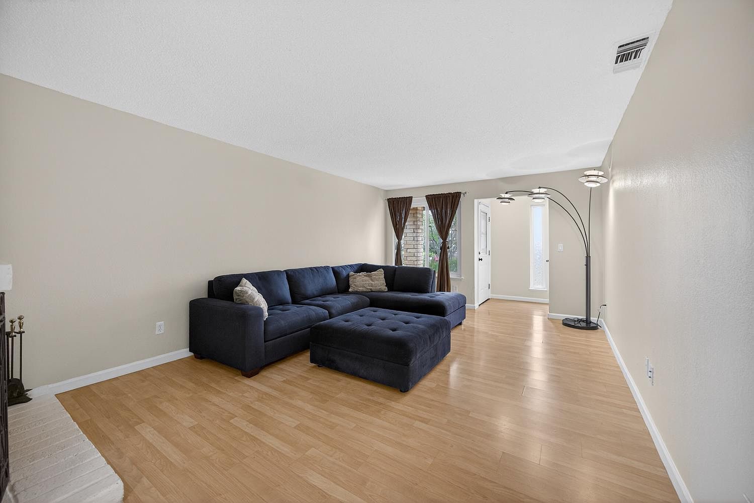 6635 Spoerriwood Ct Sacramento, CA 95828 - Thumbnail 5