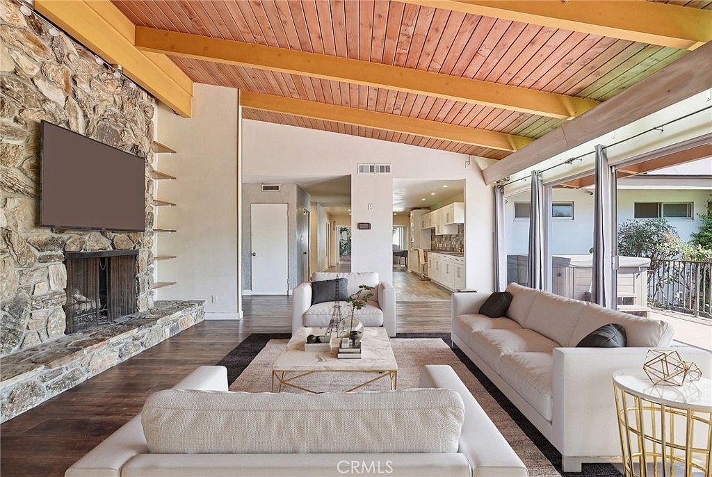 6732 Wooster Ave Los Angeles, CA 90056 - Thumbnail 5