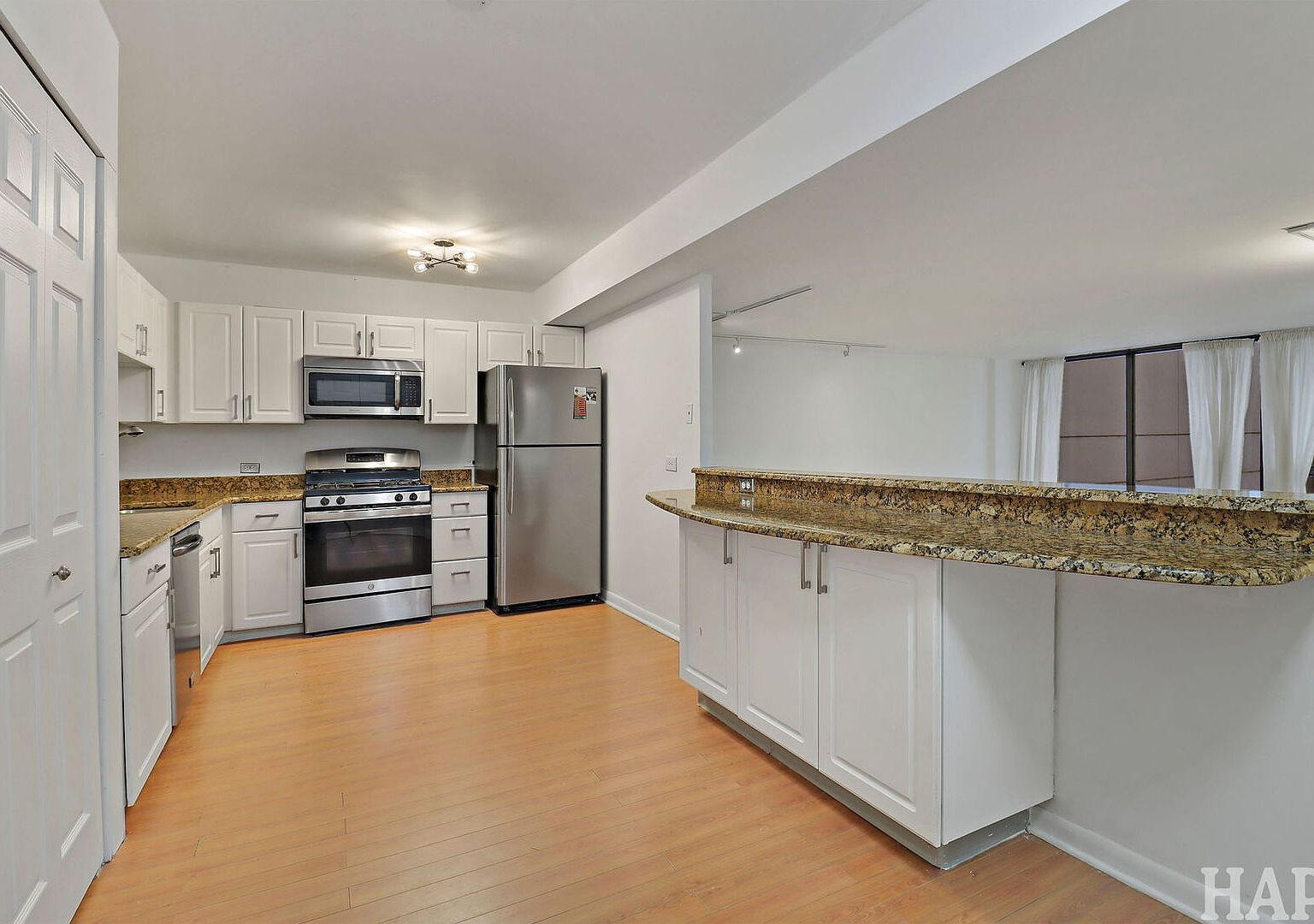 230 E Ontario St APT 905 Chicago, IL 60611 - Thumbnail 5