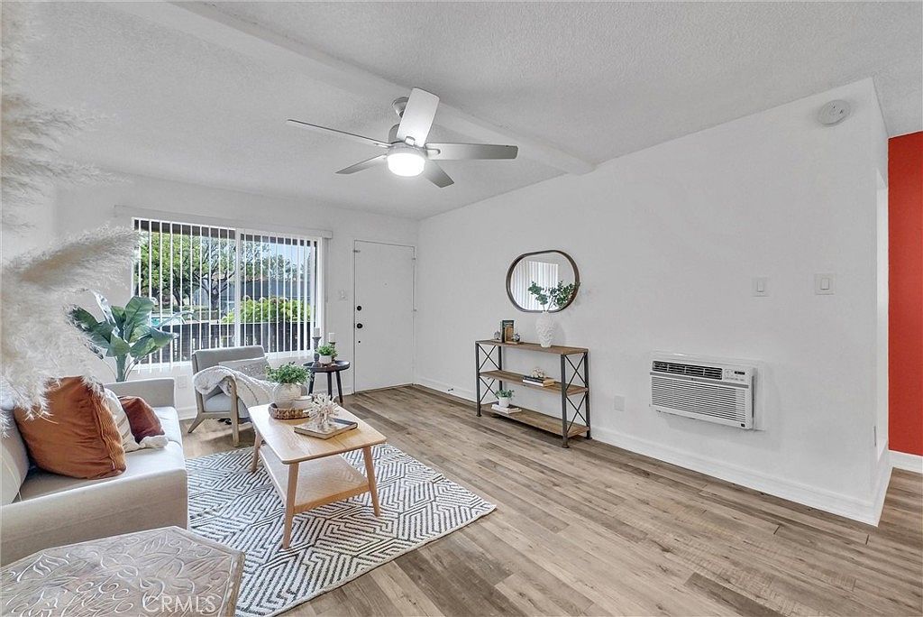 1030 W Macarthur Blvd APT 5 Santa Ana, CA 92707 - Thumbnail 5