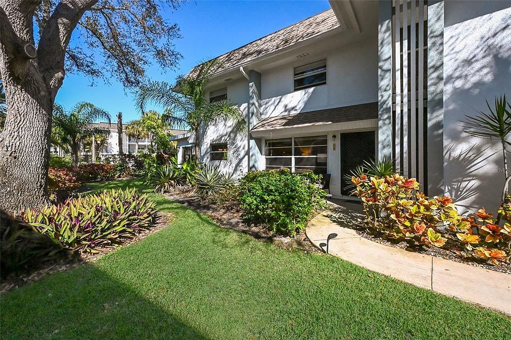 535 Sutton Pl Longboat Key, FL 34228 - Thumbnail 5