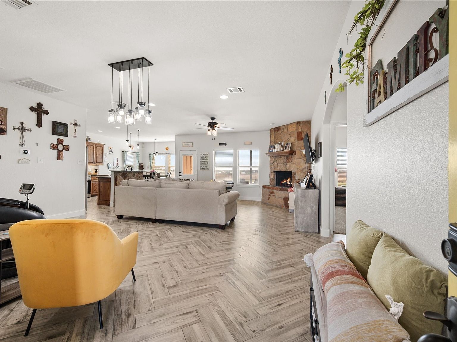 12549 County Road 1002 Godley, TX 76044 - Thumbnail 5