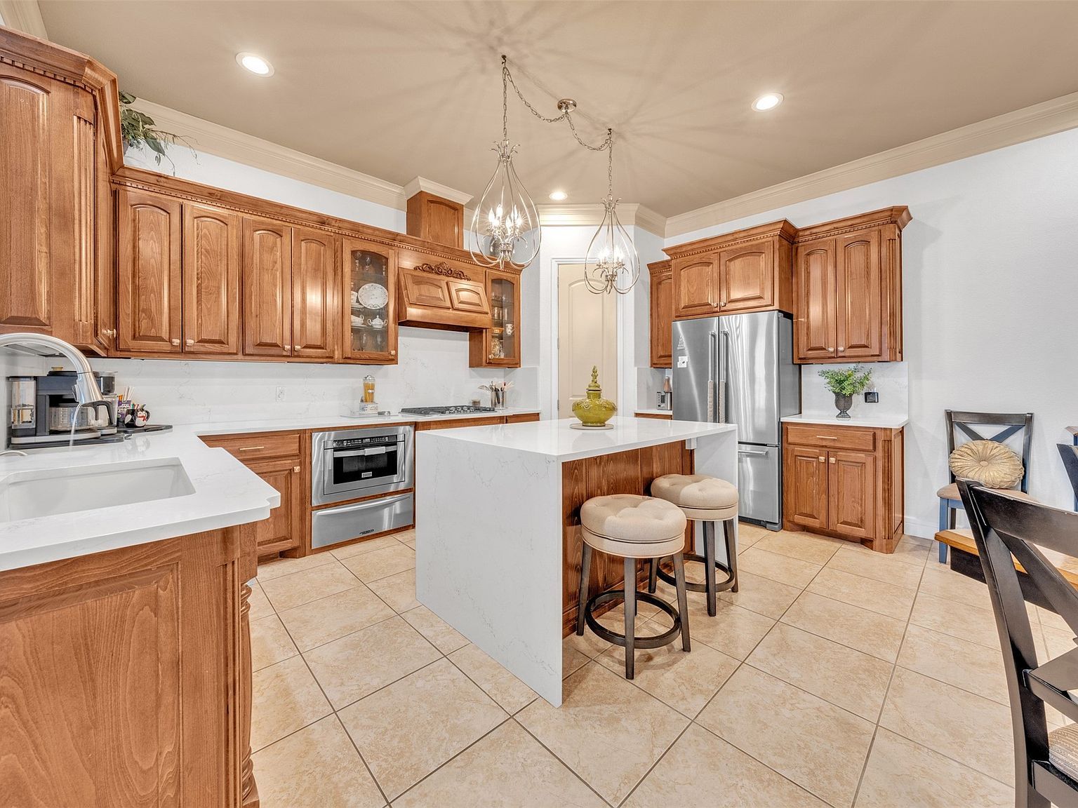 2400 Vineyard Dr Granbury, TX 76048 - Thumbnail 5