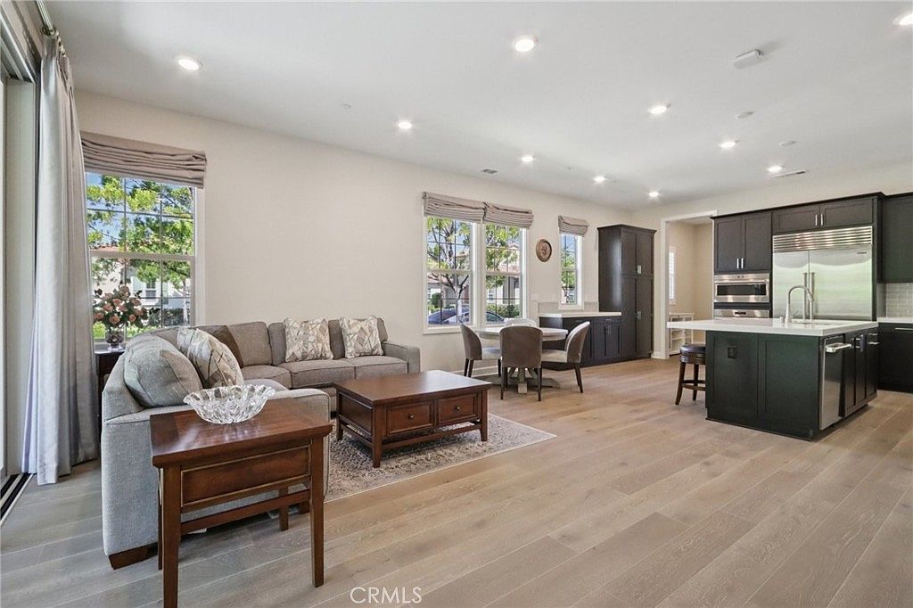 126 Palencia Irvine, CA 92618 - Thumbnail 5