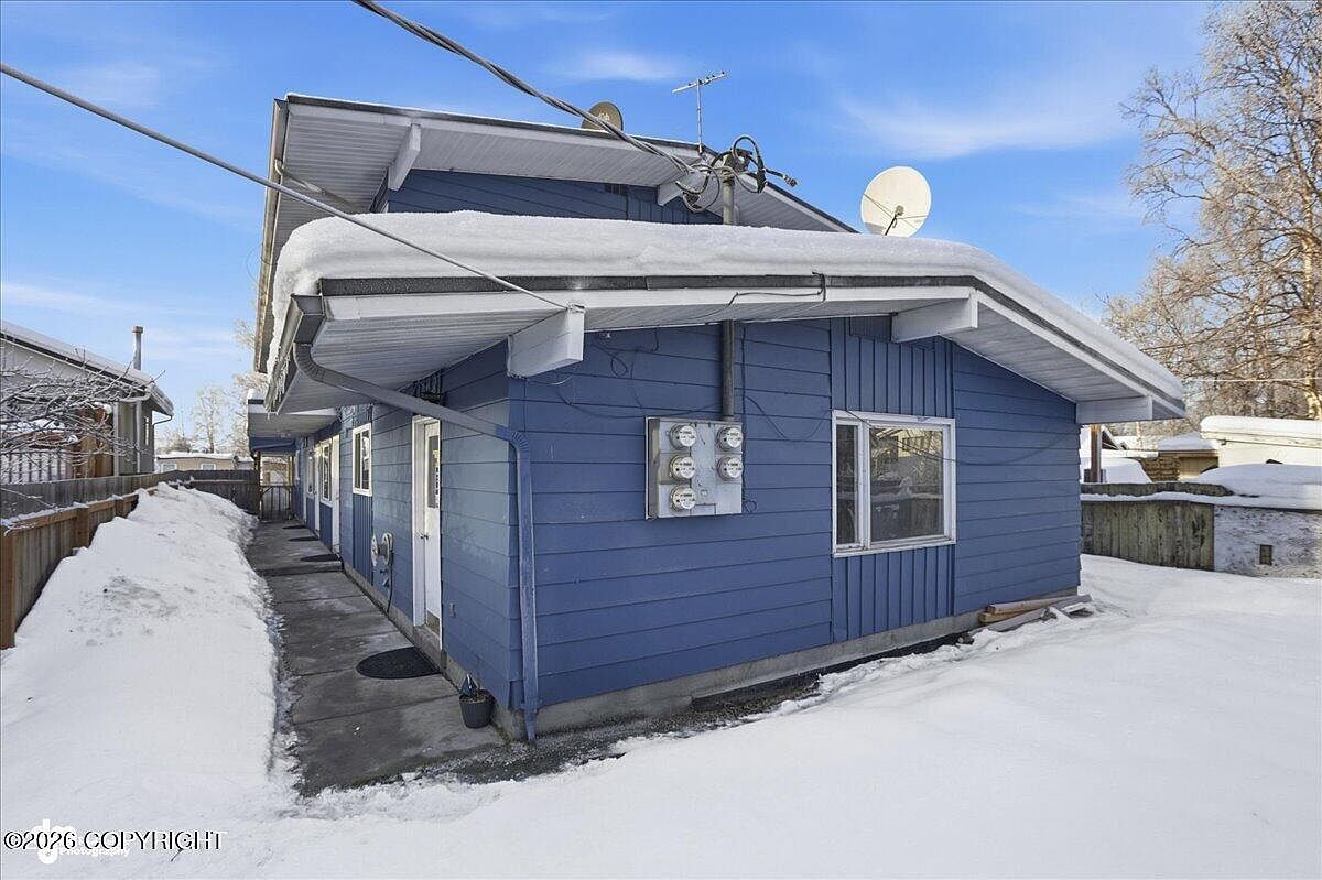 3405 Dorbrandt St Anchorage, AK 99503 - Thumbnail 5