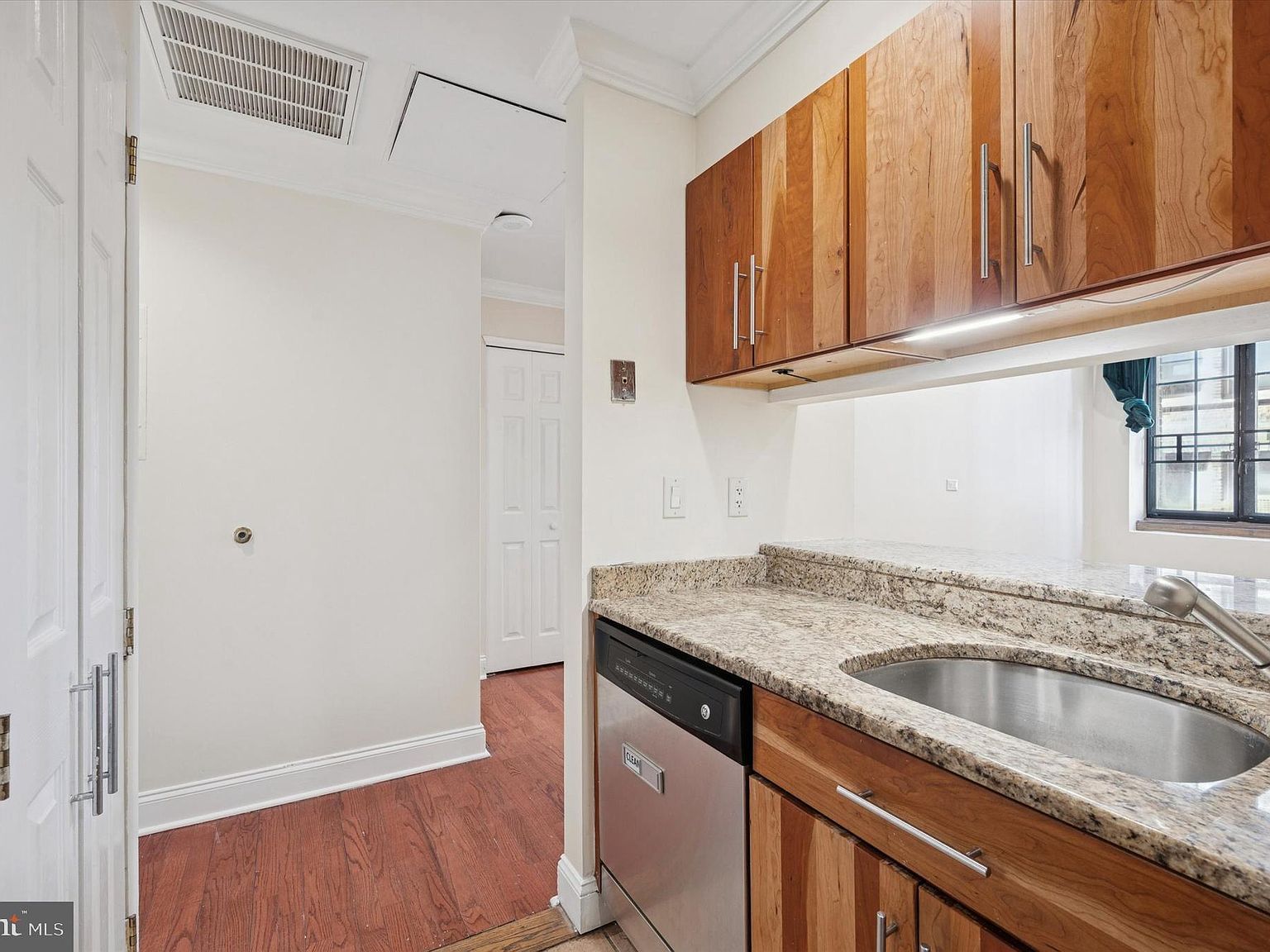 1601 Spring Garden St APT 205 Philadelphia, PA 19130 - Thumbnail 5