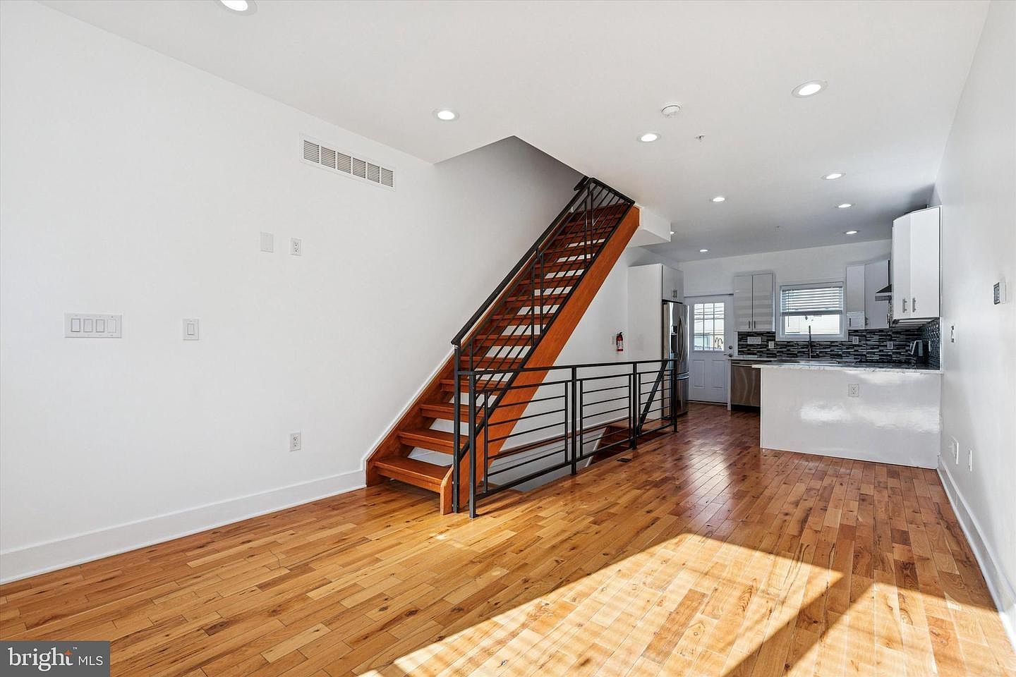 2127 Cross St Philadelphia, PA 19146 - Thumbnail 5