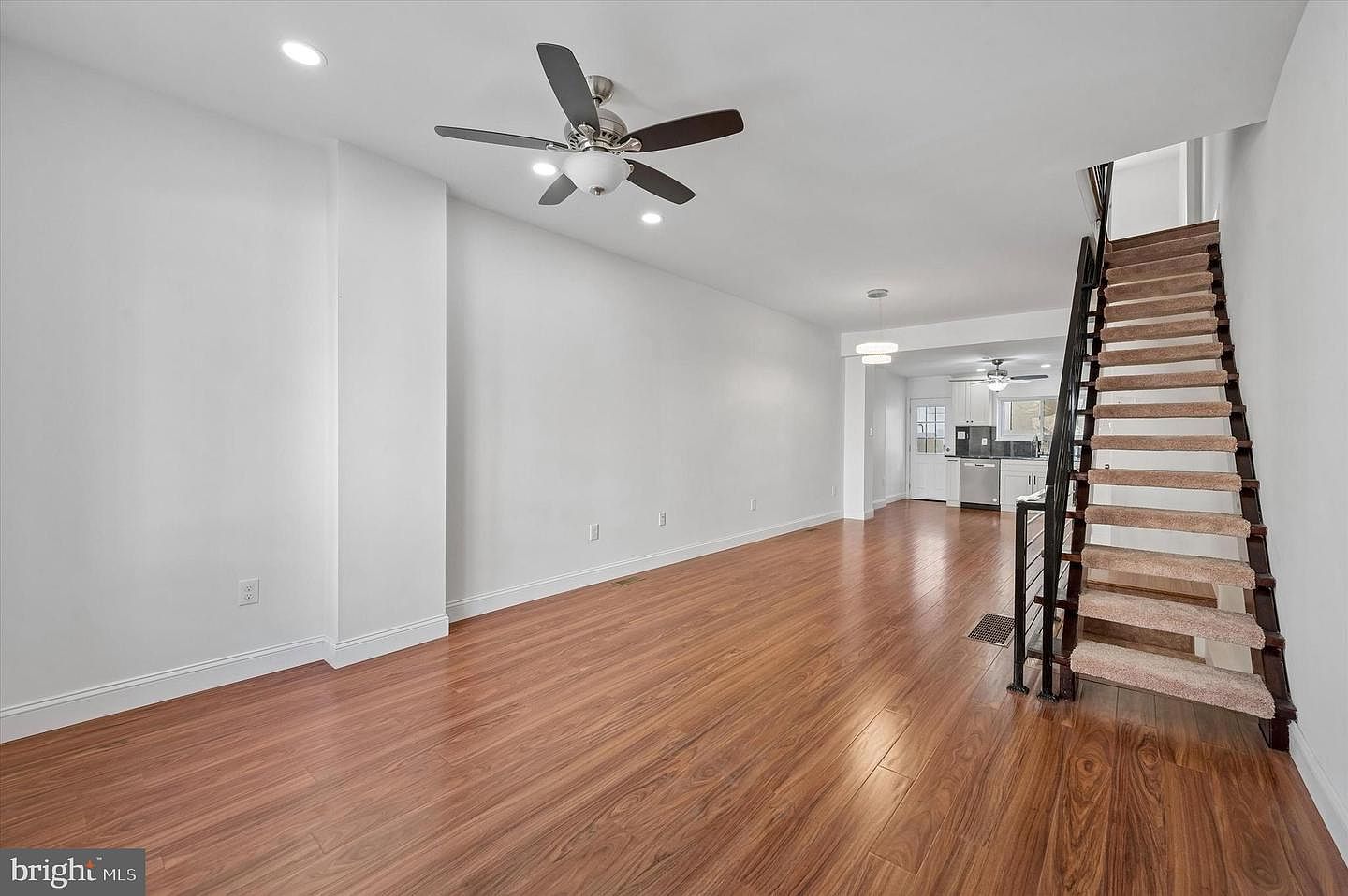 2544 S Watts St Philadelphia, PA 19148 - Thumbnail 5