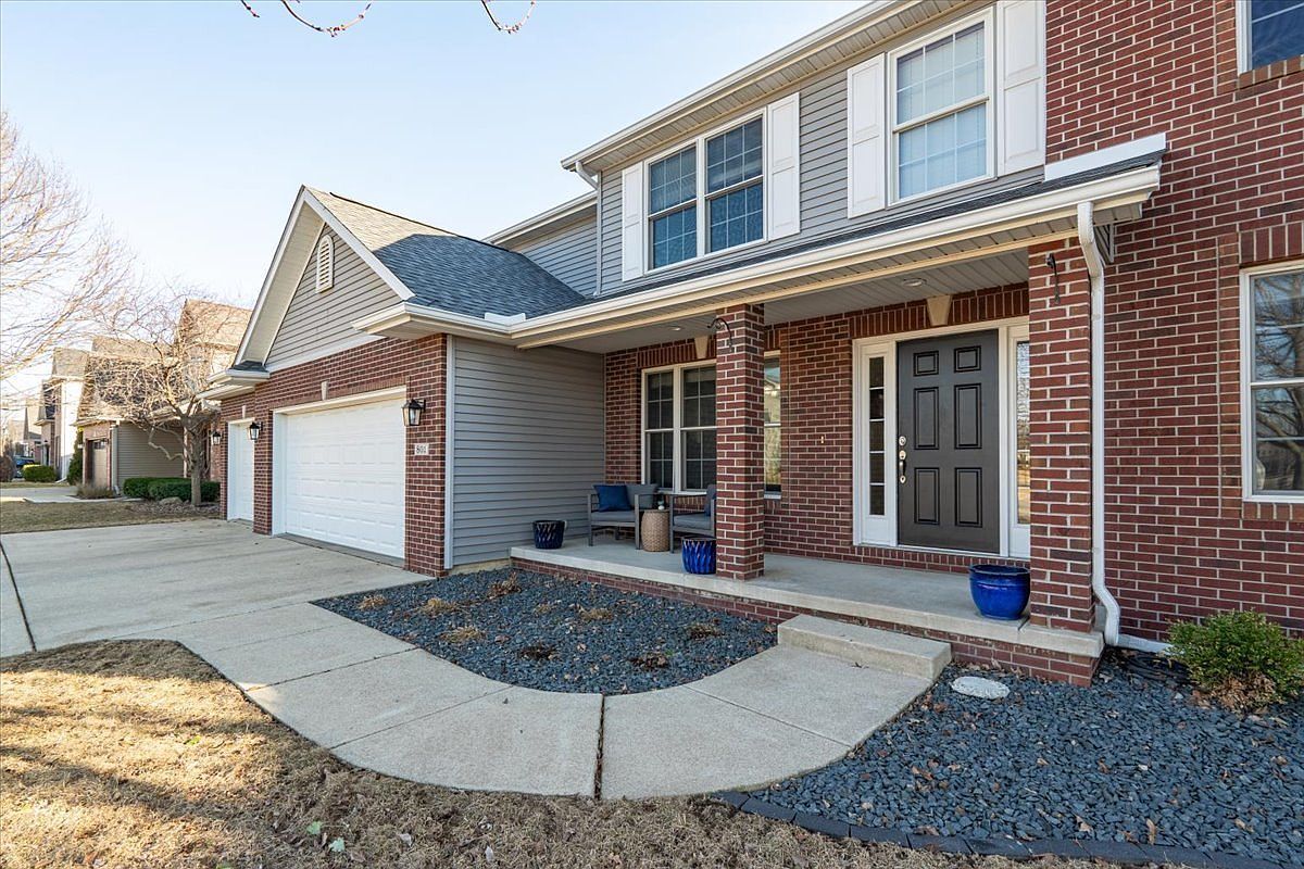 801 Balsam Rd Normal, IL 61761 - Thumbnail 5