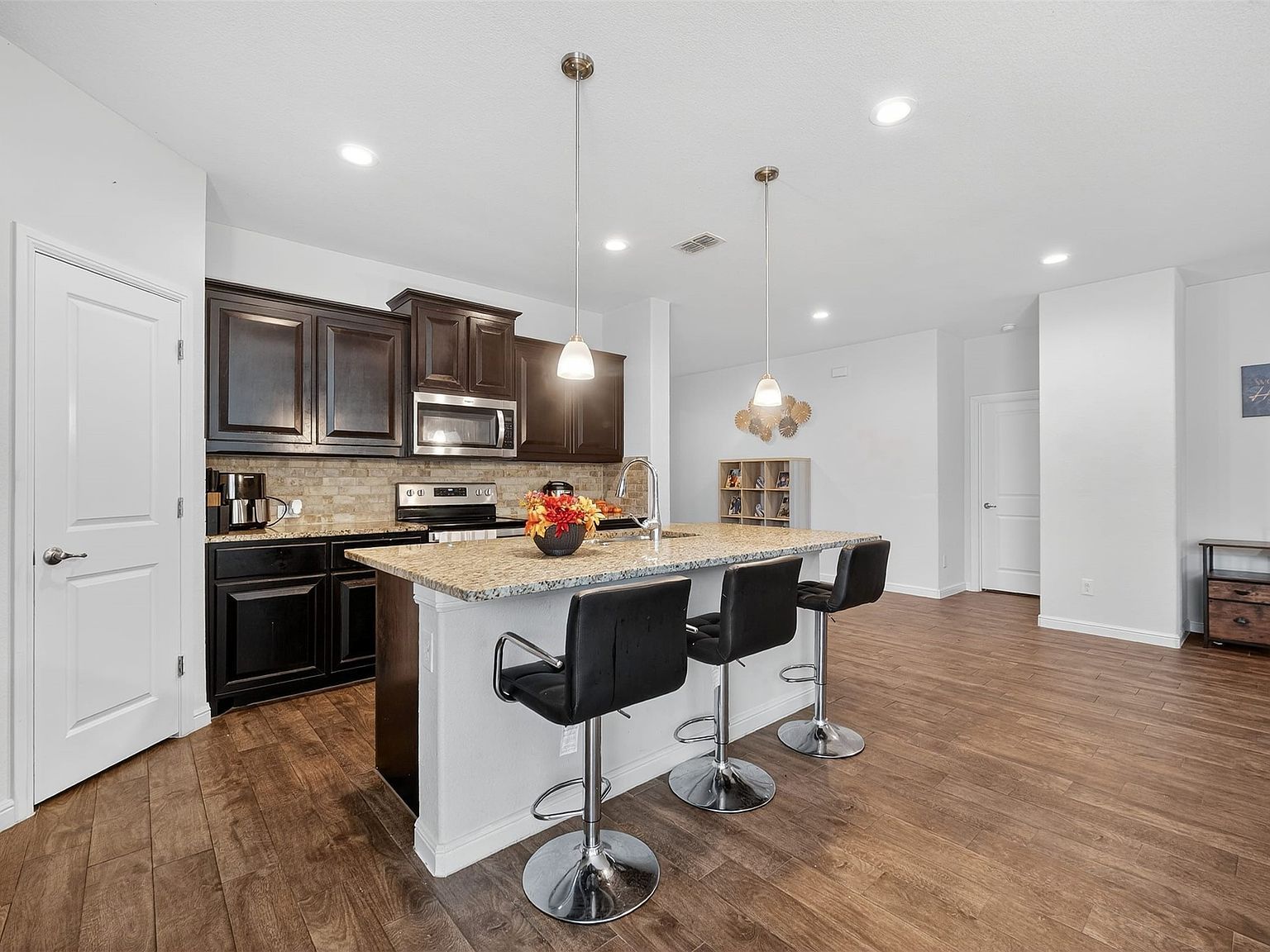 1029 Nicole Way Burleson, TX 76028 - Thumbnail 5