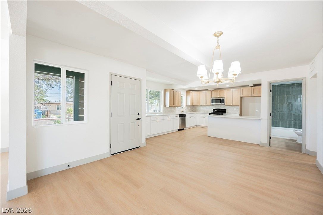 617 Cactus Ln Las Vegas, NV 89107 - Thumbnail 5