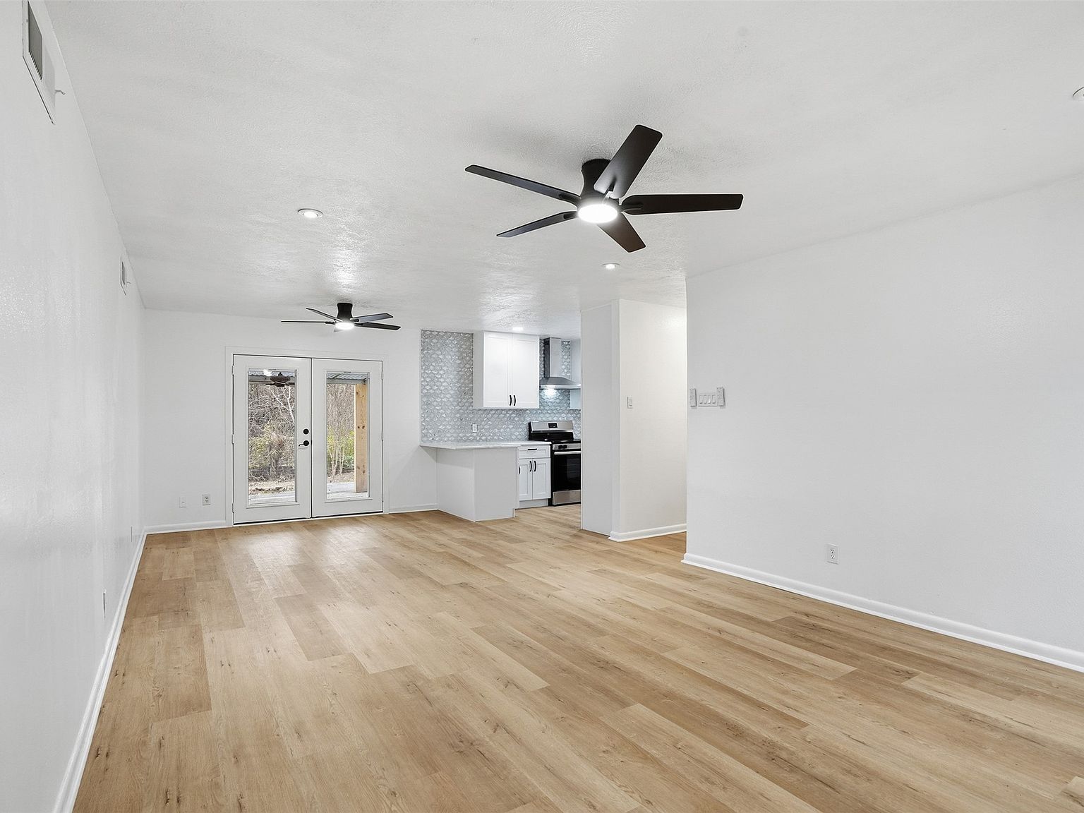 525 W Ridgewood Dr Garland, TX 75041 - Thumbnail 5