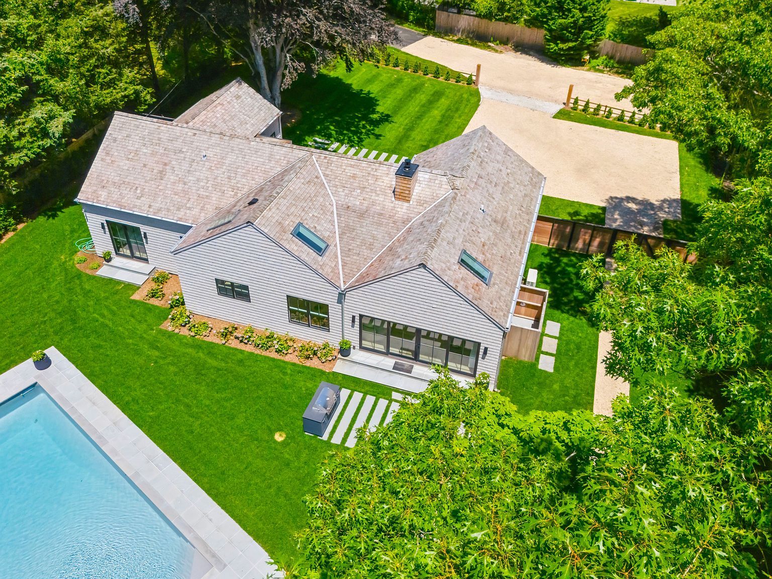 16 Walker Ct East Quogue, NY 11942 - Thumbnail 5