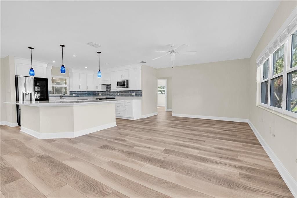 4812 Venetian Pl NE Saint Petersburg, FL 33703 - Thumbnail 5