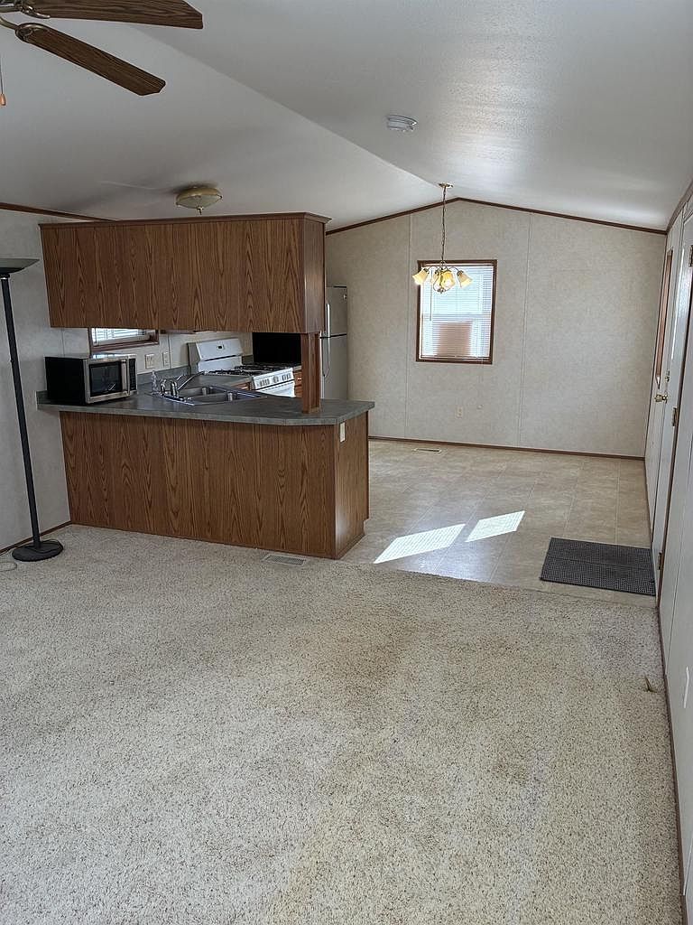 73 Redwing Ln Madison, WI 53704 - Thumbnail 5