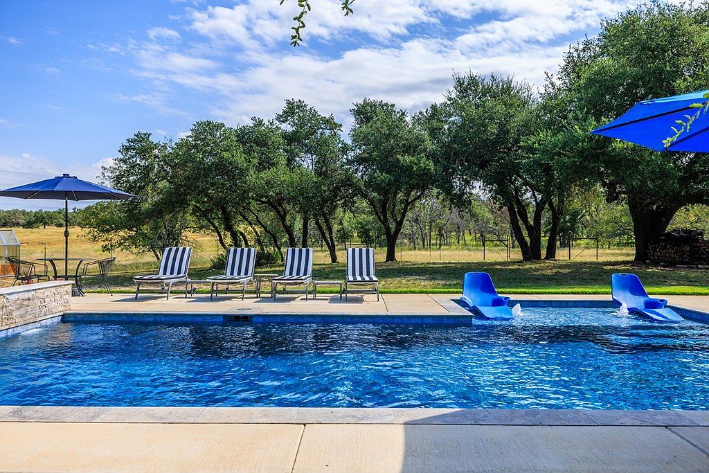 201 Mystic Oaks Trl Fredericksburg, TX 78624 - Thumbnail 5