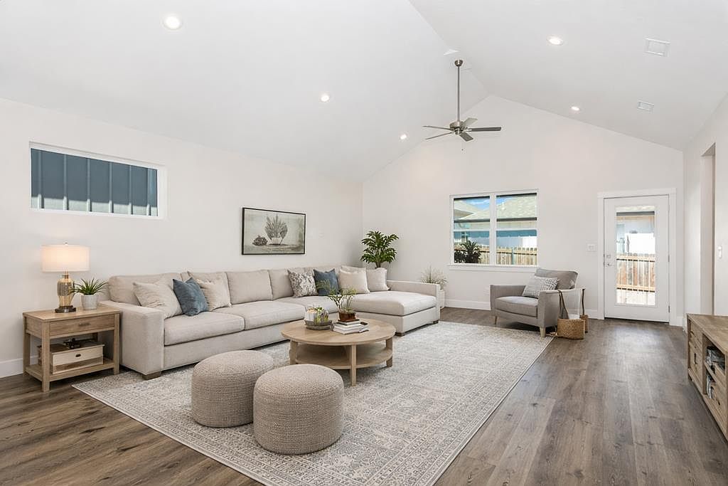 708 Wedgewood Ln Fredericksburg, TX 78624 - Thumbnail 5