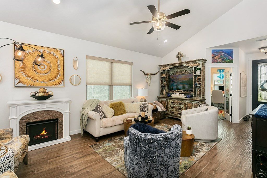 1025 Roanoke Ln Kerrville, TX 78028 - Thumbnail 5