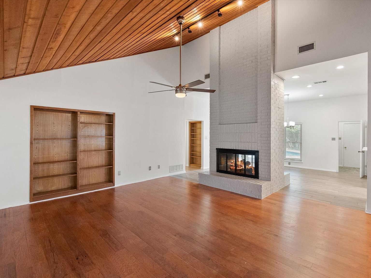 1036 Clinton St Carrollton, TX 75007 - Thumbnail 5