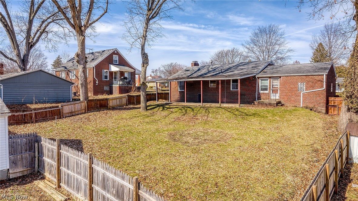 1410 Colonial Blvd NE Canton, OH 44714 - Thumbnail 5