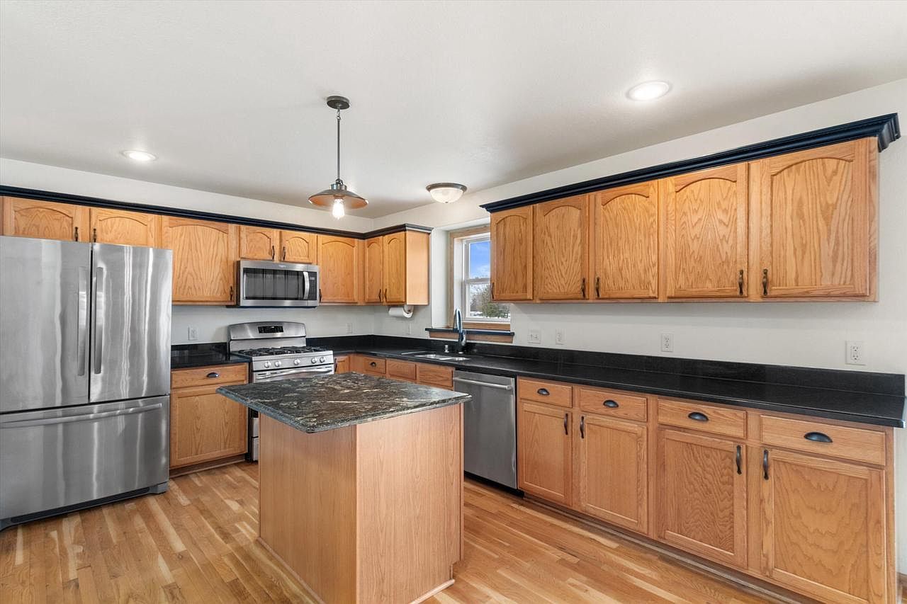 3212 E Lindy Ln Oak Creek, WI 53154 - Thumbnail 5