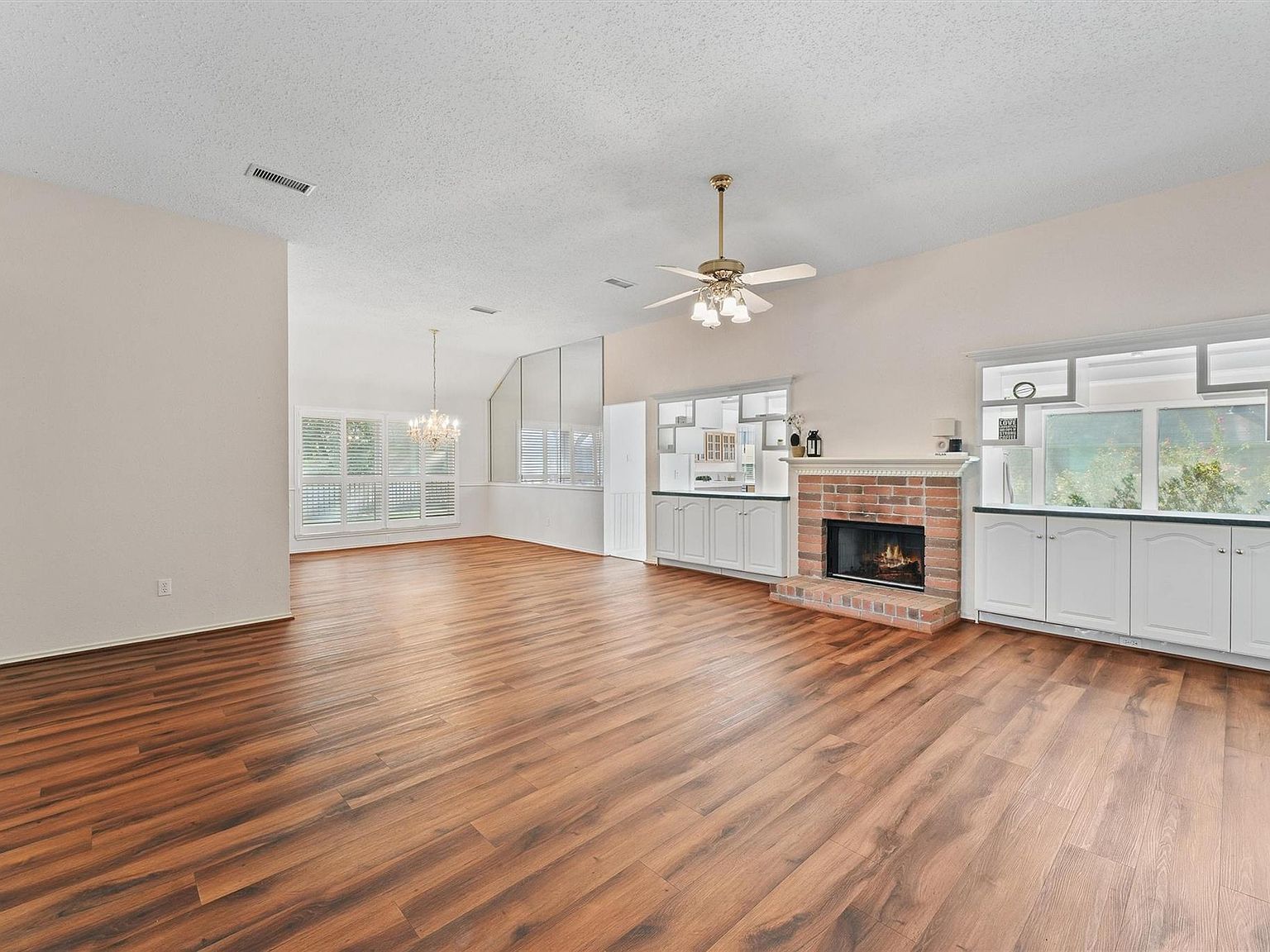 706 Rosefield Ct Pearland, TX 77584 - Thumbnail 5