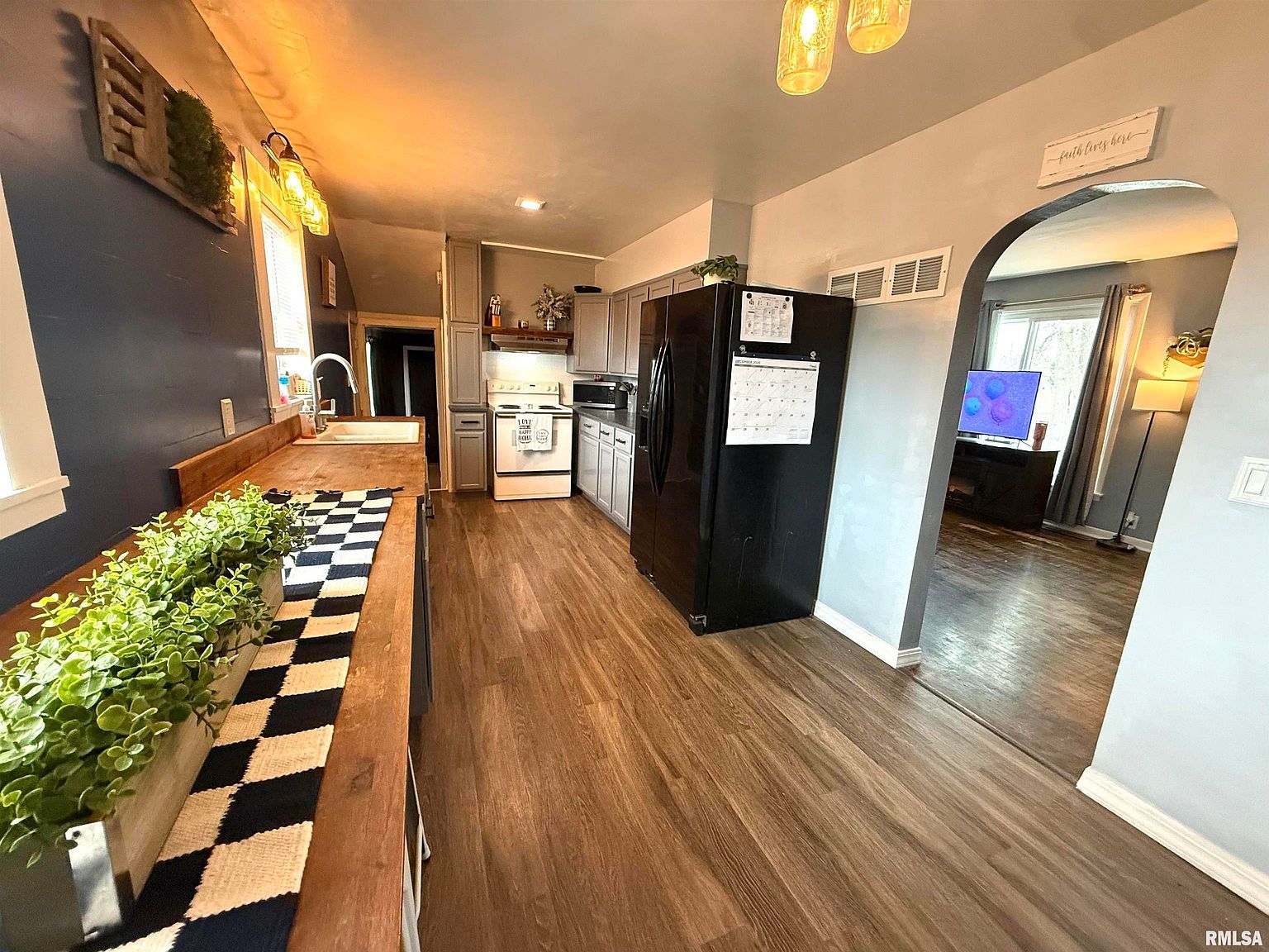 3230 N College Ave Quincy, IL 62301 - Thumbnail 5