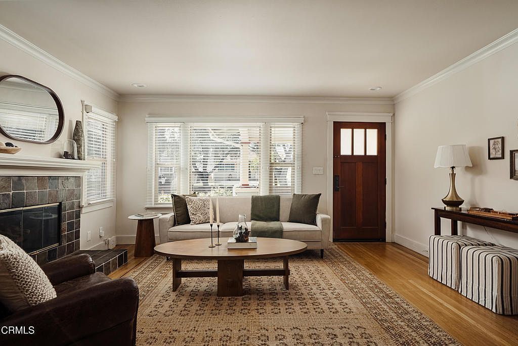 1892 N Marengo Ave Pasadena, CA 91103 - Thumbnail 5