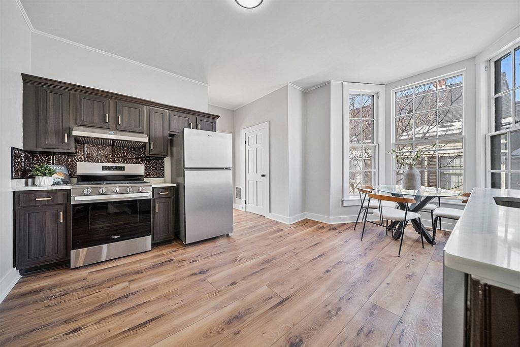 68 Pleasant St #2 Newburyport, MA 01950 - Thumbnail 5