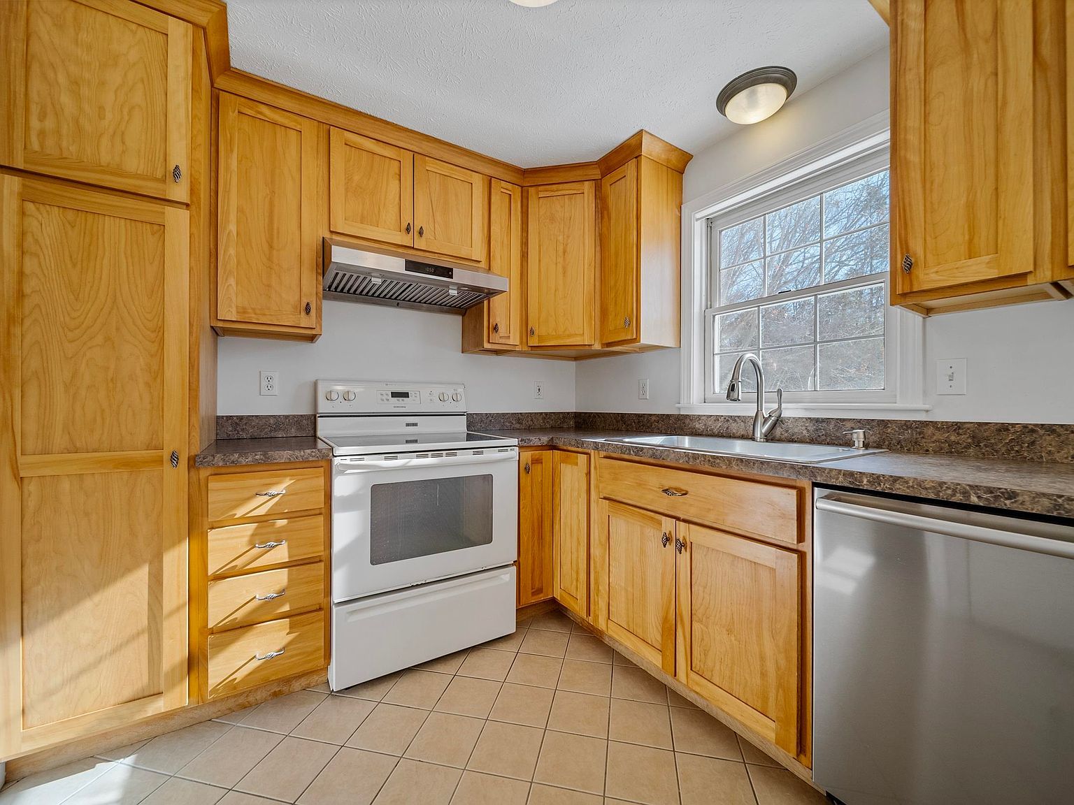 20 Larson Dr #20 Hampstead, NH 03841 - Thumbnail 5