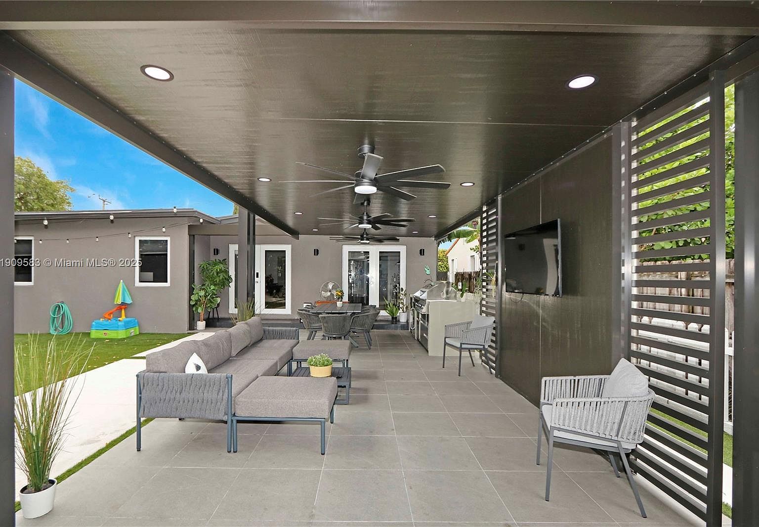 6521 SW 31st St Miami, FL 33155 - Thumbnail 5