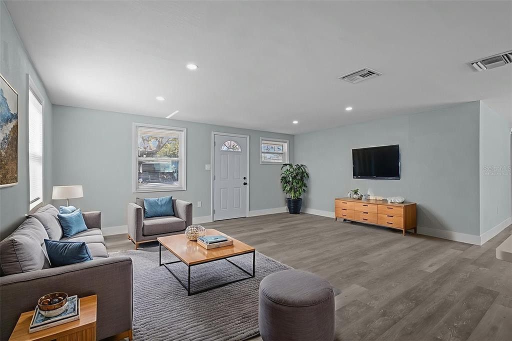 1682 Wilmar Ave Tarpon Springs, FL 34689 - Thumbnail 5