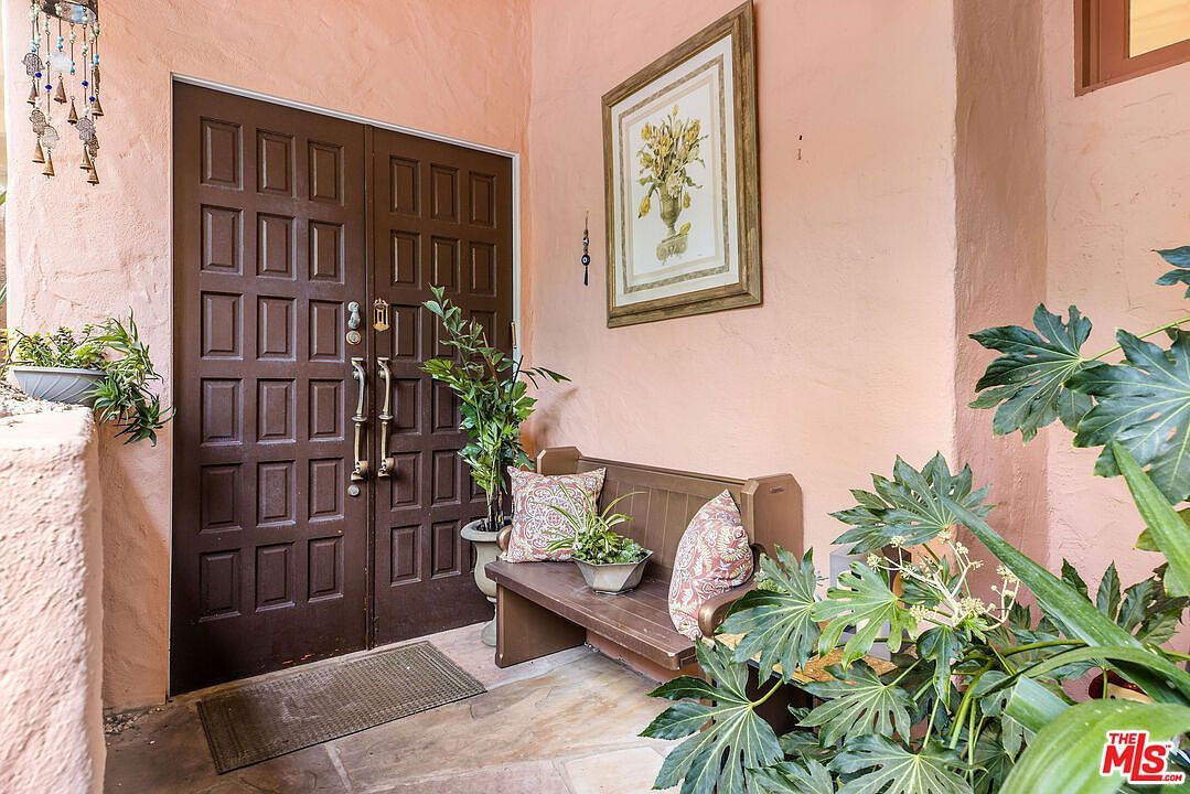 1641 N Crescent Heights Blvd Los Angeles, CA 90069 - Thumbnail 5