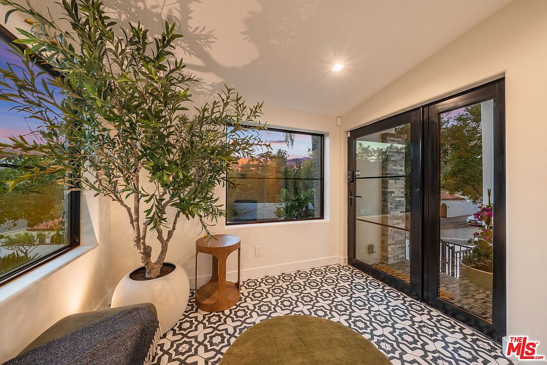 3236 Primera Ave Los Angeles, CA 90068 - Thumbnail 5