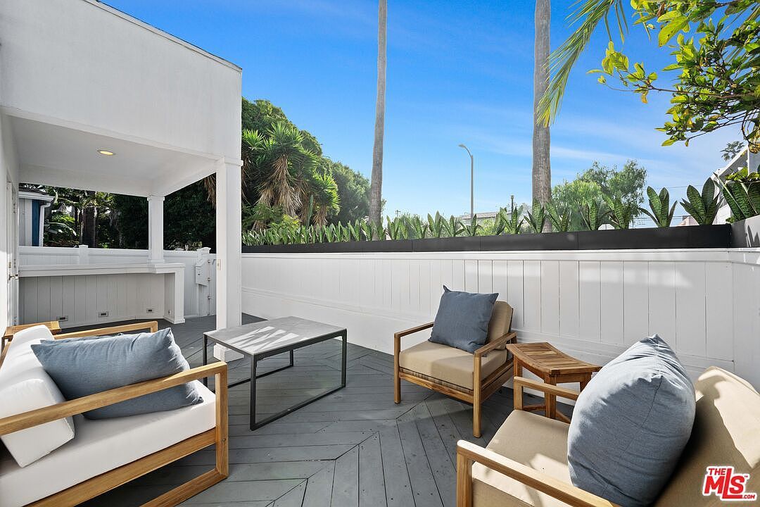 2332 Ocean Ave Venice, CA 90291 - Thumbnail 5