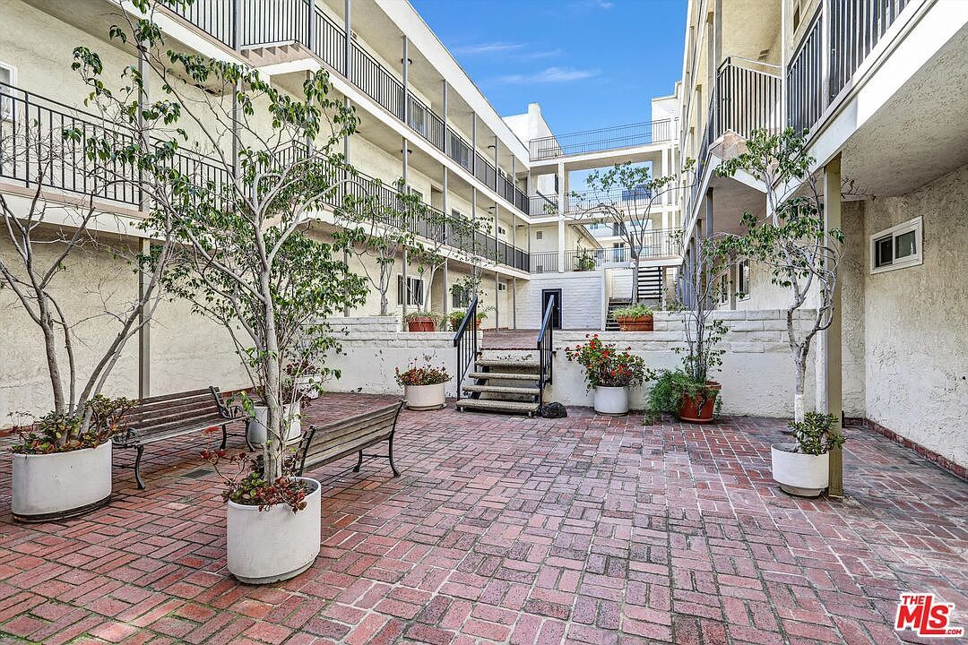 9005 Cynthia St APT 102 West Hollywood, CA 90069 - Thumbnail 5