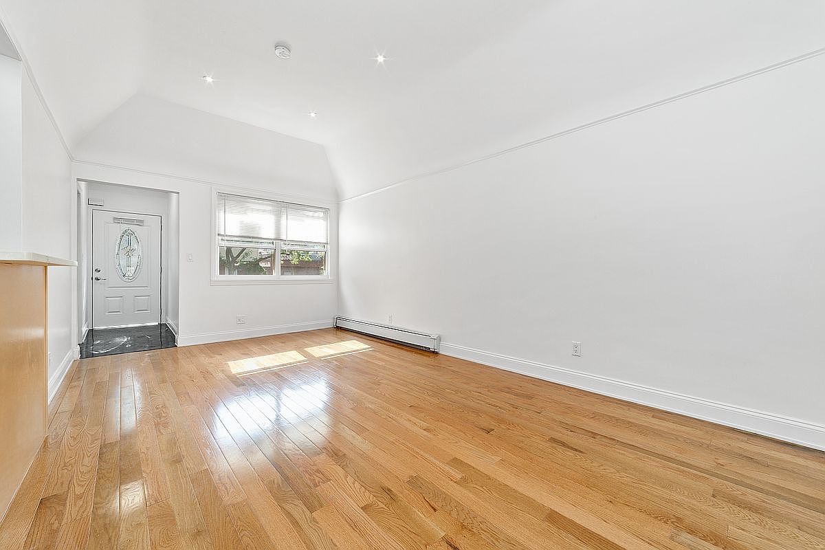 24-41 82nd St East Elmhurst, NY 11370 - Thumbnail 5