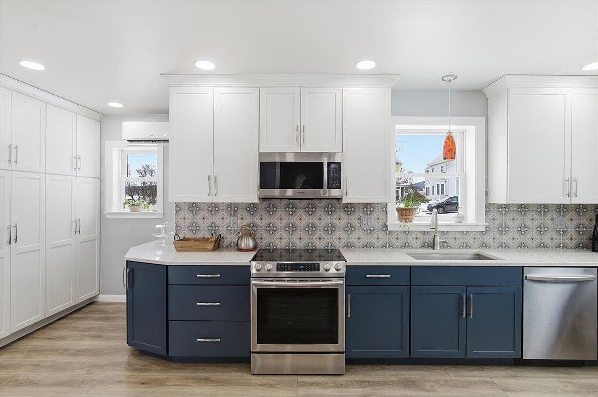 46 Church St Richford, VT 05476 - Thumbnail 5