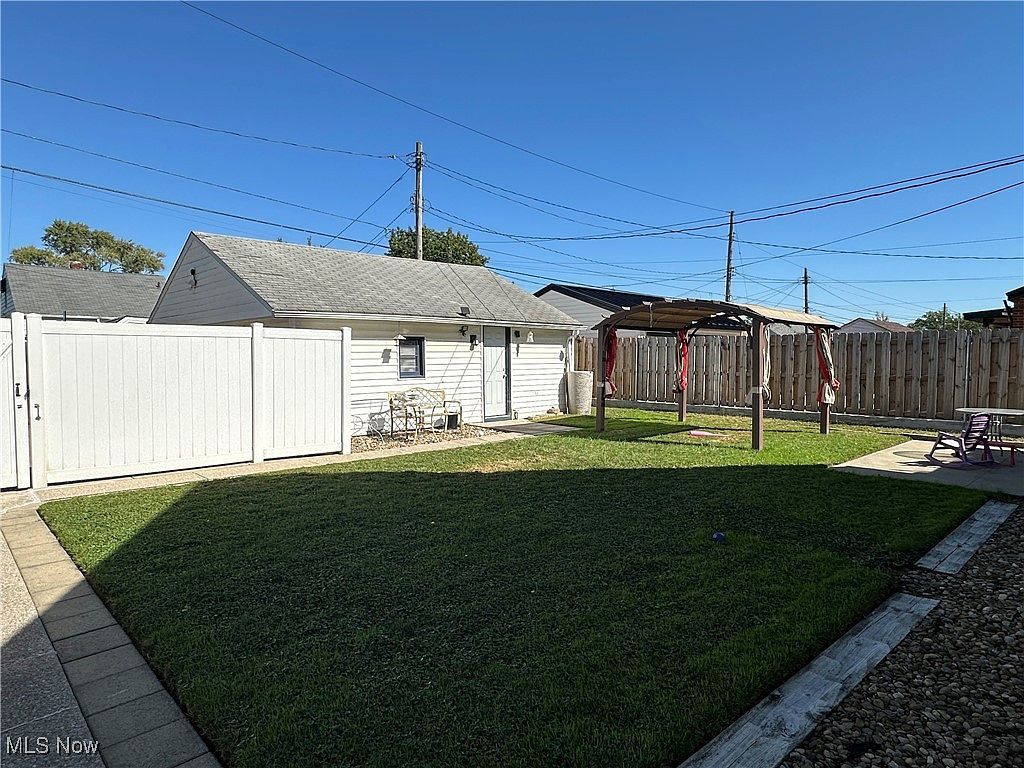 7108 Brookside Dr Cleveland, OH 44144 - Thumbnail 5