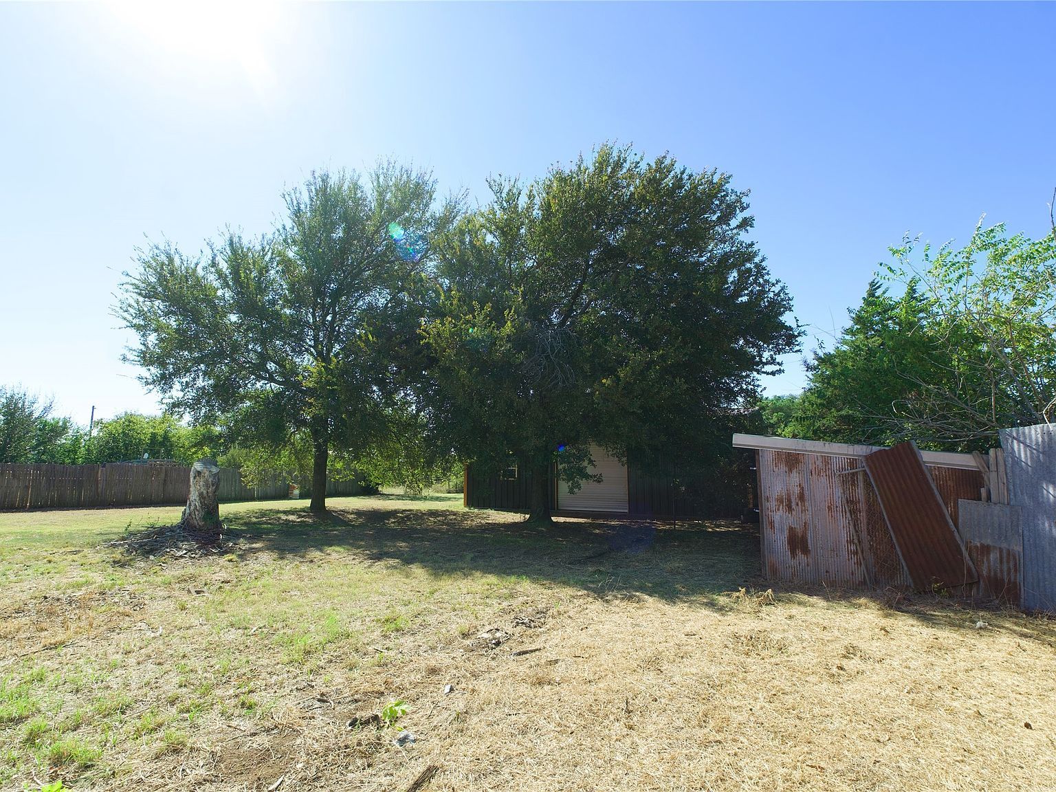 1207 Grayson St Nocona, TX 76255 - Thumbnail 5