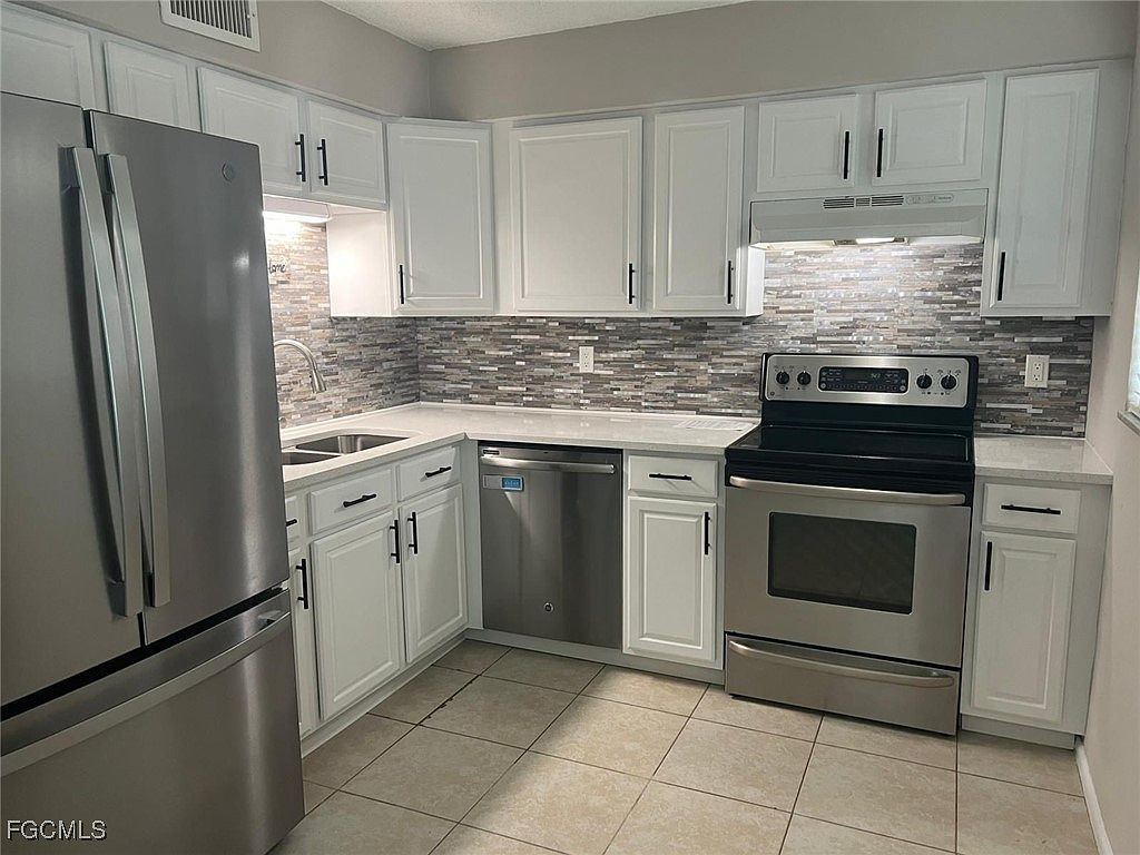 3325 Airport Rd N #L2 Naples, FL 34105 - Thumbnail 5