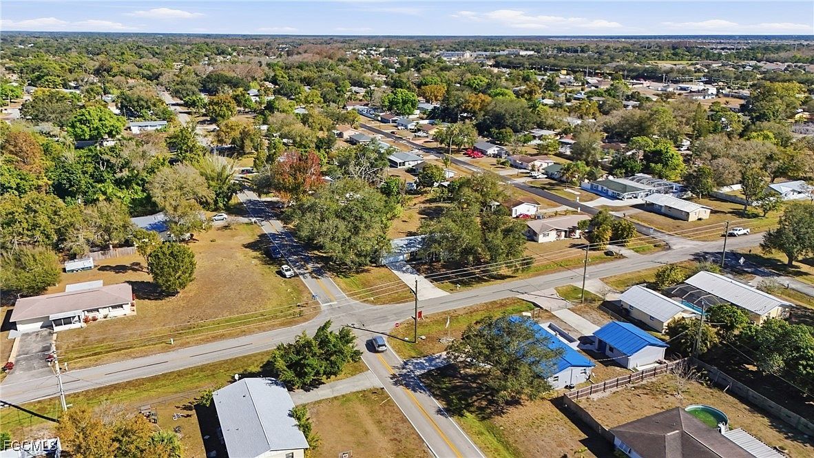 2230 Poinciana Blvd Fort Myers, FL 33905 - Thumbnail 5