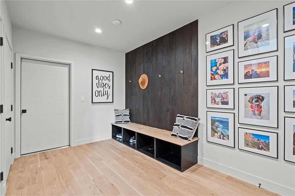 4540 Mercier St Kansas City, MO 64111 - Thumbnail 5