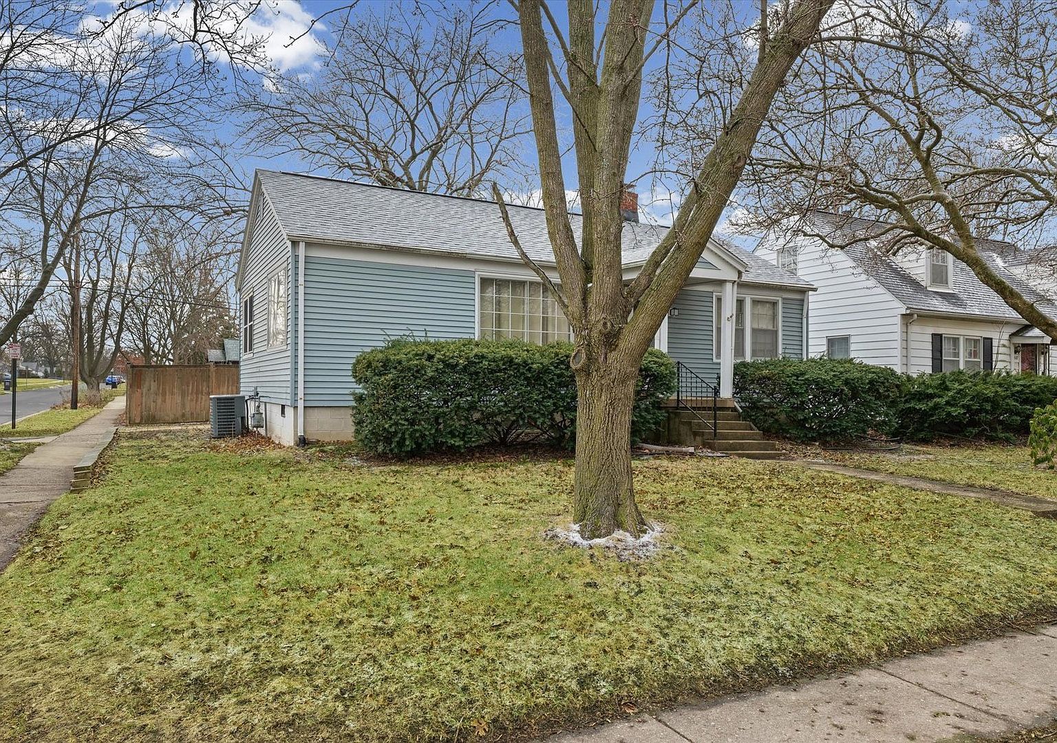 609 E Washington St Urbana, IL 61801 - Thumbnail 5