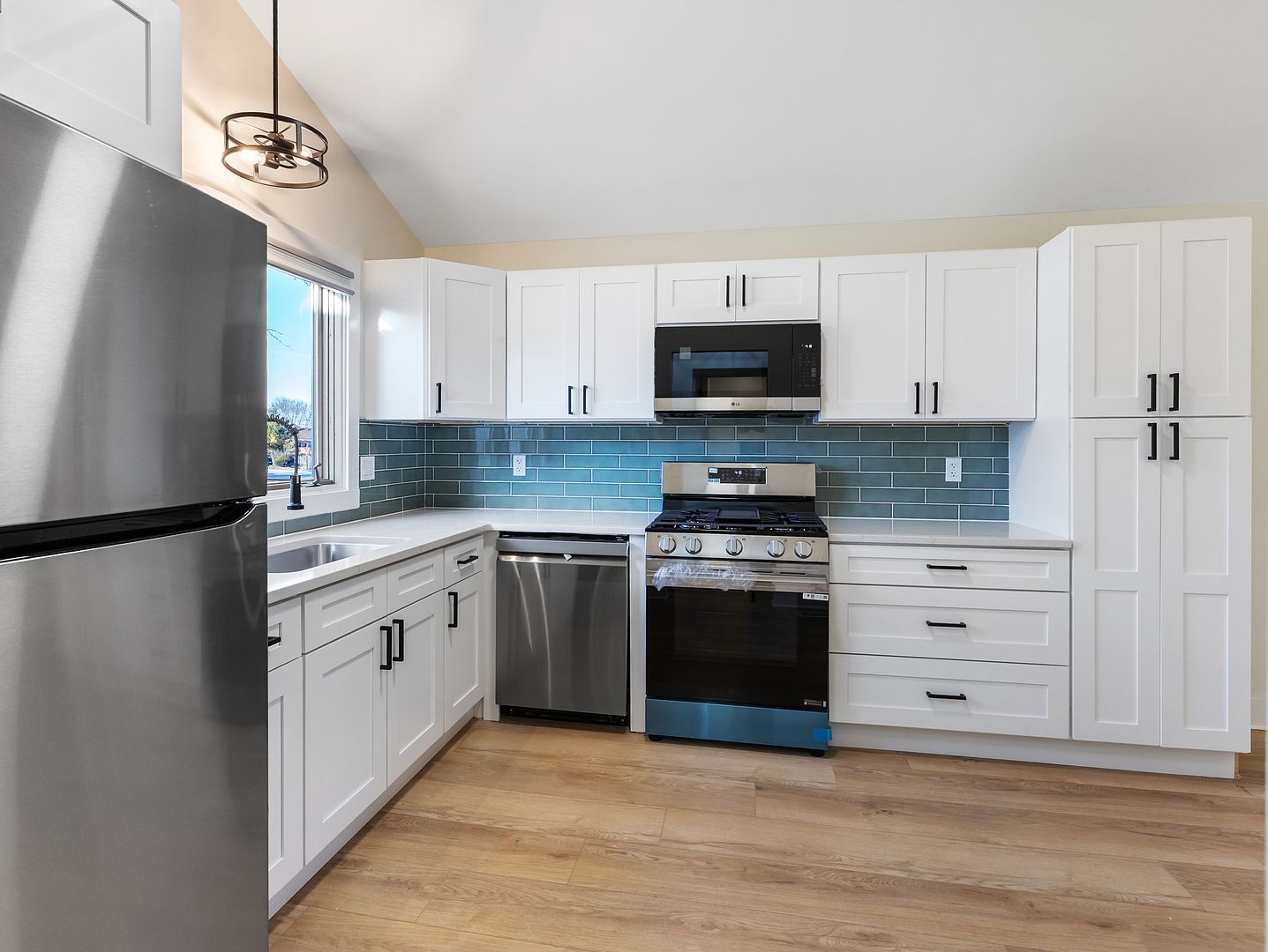 215 Apple Hill Ln Streamwood, IL 60107 - Thumbnail 5