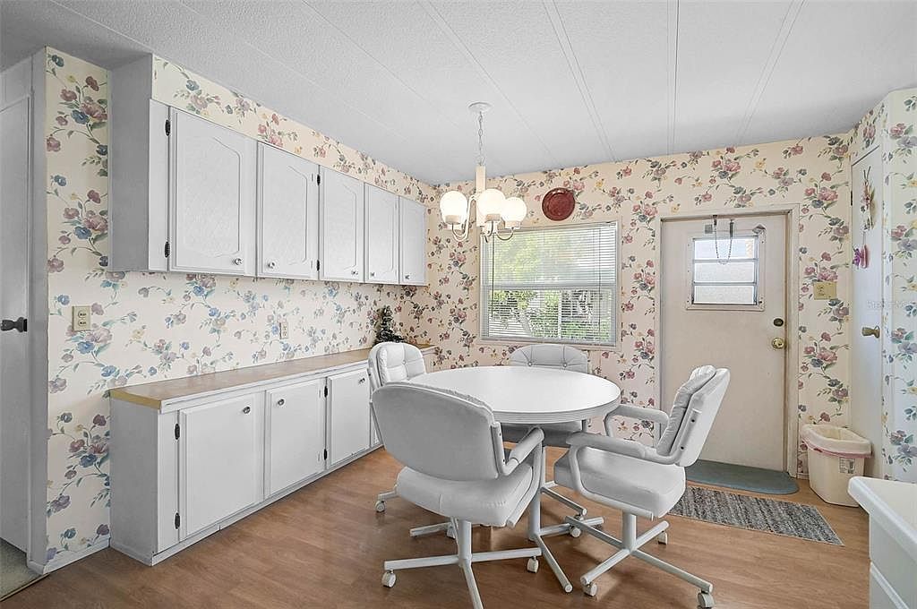 2234 Piazza Dr Sarasota, FL 34238 - Thumbnail 5