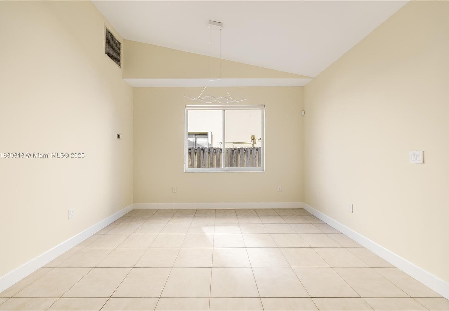 408 SE 6th St Dania, FL 33004 - Thumbnail 5